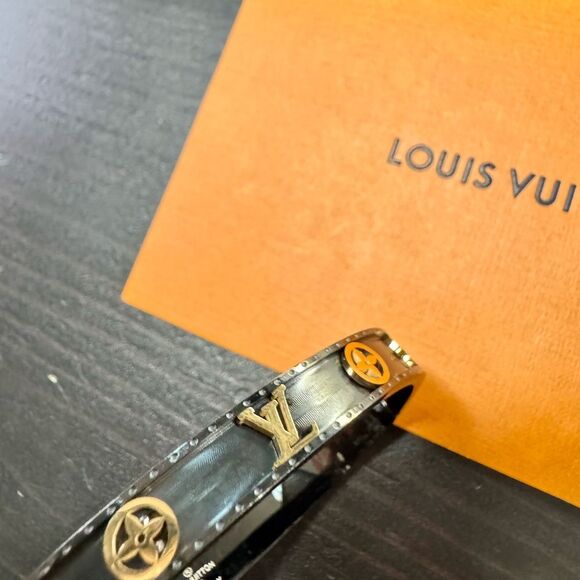 Louis Vuitton Black Enamel Gold Metal LV Motif Bangle – Medium - Picture 16 of 16